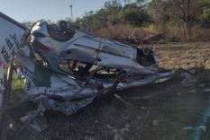 Luego que les robaron celulares y carteras, les sustrajeron las cinco ruedas mientras esperaban la grúa Foto: Gentileza Pablo Olivarez