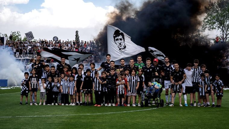 Gimnasia consiguió un merecidísimo ascenso a Primera.