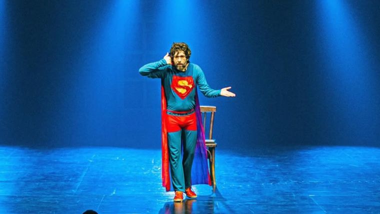 La agenda cultural se encuentra muy activa. Foto: Instagram/ @rodrigocasavalle/ @juanegrilli. 