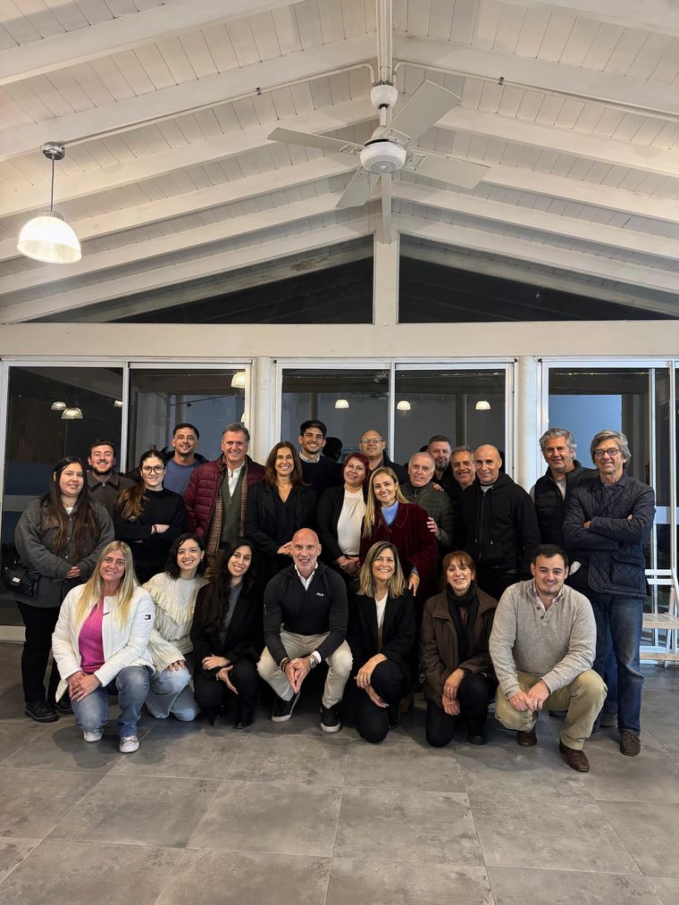 Tomás Mujia, los candidatos para Tigre y los dirigentes de Potencia. Foto: Prensa Potencia Tomás Mujia, los candidatos para Tigre y los dirigentes de Potencia. Foto: Prensa Potencia