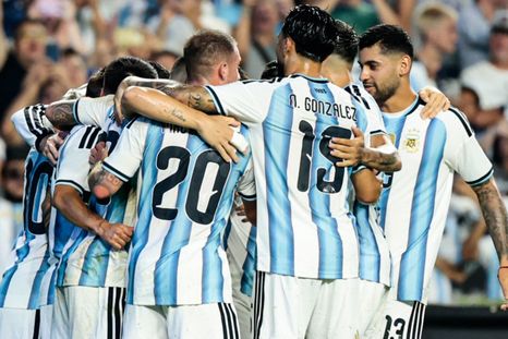 El titular de la Selección argentina que no se encuentra al 100% y generó preocupación en el CT de Scaloni. El titular de la Selección argentina que no se encuentra al 100% y generó preocupación en el CT de Scaloni.