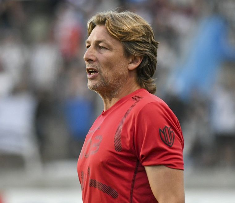 Gabriel Heinze incusrionará en el fútbol inglés por primera vez como entrenador.