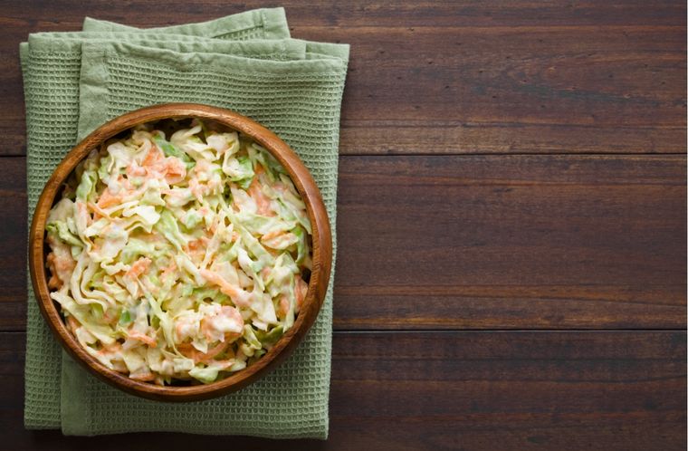 Coleslaw Una receta simple y deliciosa para acompañar todo tipo de carnes Foto: Shutterstock