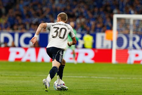 La inscripción del ex River como jugador de la filial vuelve a generar controversia en España. La inscripción del ex River como jugador de la filial vuelve a generar controversia en España.