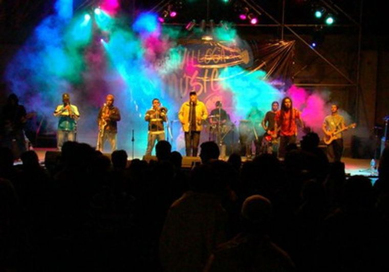 El grupo lasherino se prepara para explotar en el escenario con 20 temas.