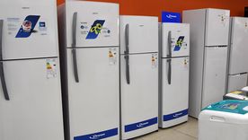 Electrodomésticos con descuentos en supermercado.