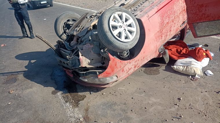 El rodado luego del vuelco. Foto: gentileza