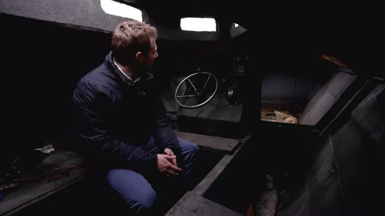 La policía española le dio acceso a la BBC al narcosubmarino.