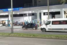 estación de servicio de Rosario baleada con 40 alumnos que esperaban salir de viaje Foto: NA