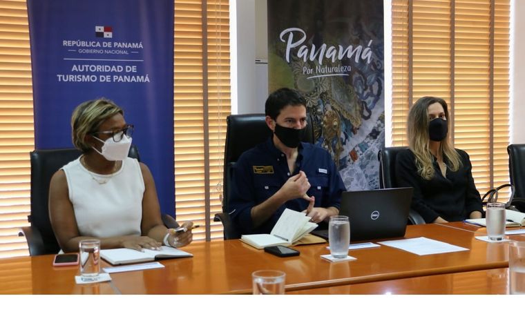 El adm. gral. de la @ATP_panama  y la viceministra de salud Dra. Ivette Berrío dirigieron la reunión semanal de la comisión Vacutur-Panamá Foto: Twitter