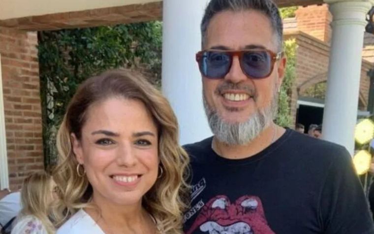 La pareja tuvo su primer pase en vivo con sus respectivos programas y protagonizaron un fogoso momento totalmente inesperado. Foto: Instagram @marinacalabro_ok