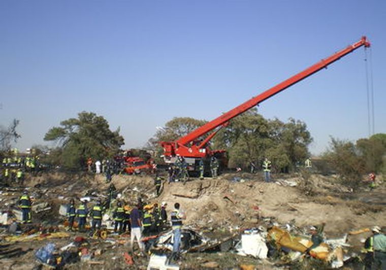 Se continúa trabajando en la identificación de los cadáveres. Foto: EFE