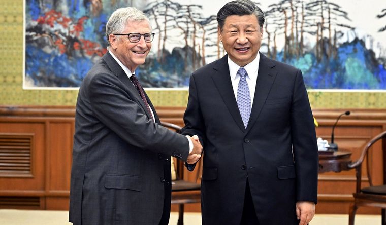 Bill Gates y Xi Jinping Gates y Xi tuvieron un cordial encuentro en Pekín. Foto: Efe.