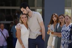 Sergio Rico retirándose del hospital. Foto: Noticias Argentinas