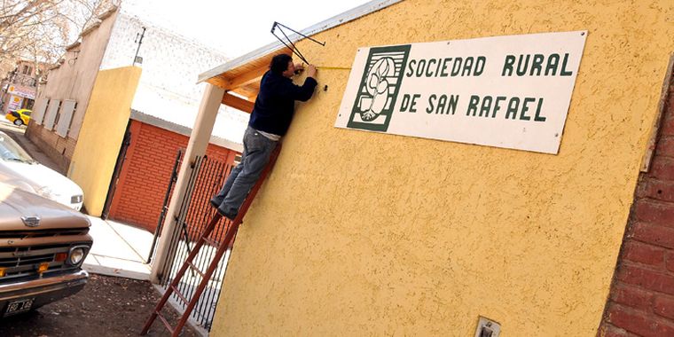 Fachada de la nueva sede: en los últimos detalles, antes de la inauguración de este jueves. Foto: Mediamza.com
