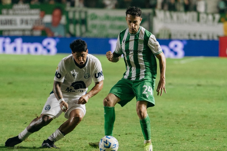 Un ex Gimnasia amargó a la Lepra con un auténtico golazo. Foto: Prensa Banfield