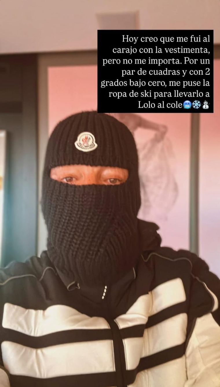 El look insólito de Marcelo Tinelli para el frío extremo. El look insólito de Marcelo Tinelli para el frío extremo.