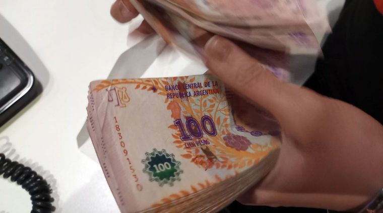 Sergio Sousa, economista e investigador del Observatorio de Políticas Públicas de la Universidad Nacional de Avellaneda detalló que el sector informal de trabajadores perdió el 37% de poder adquisitivo. Foto: ALF PONCE MERCADO / MDZ