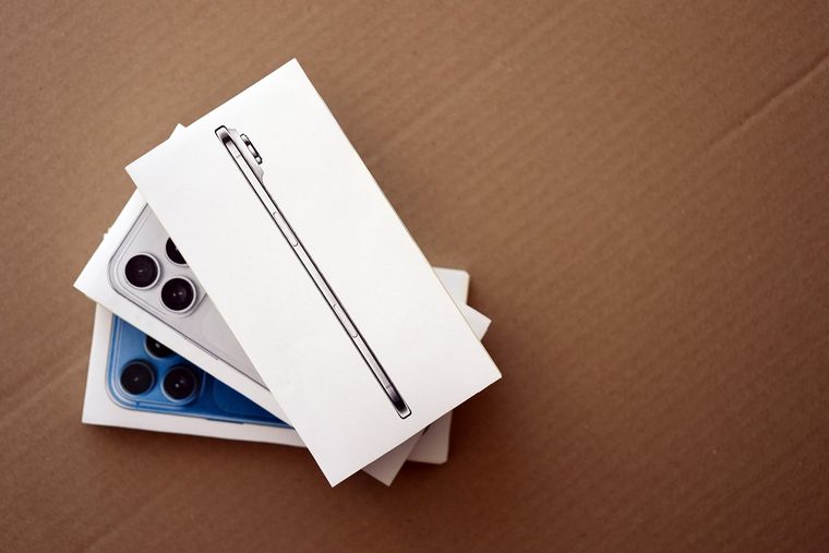 Los couriers privados facilitan la llegada del equipo a territorio nacional de manera segura y eficiente. Los couriers privados facilitan la llegada del equipo a territorio nacional de manera segura y eficiente.