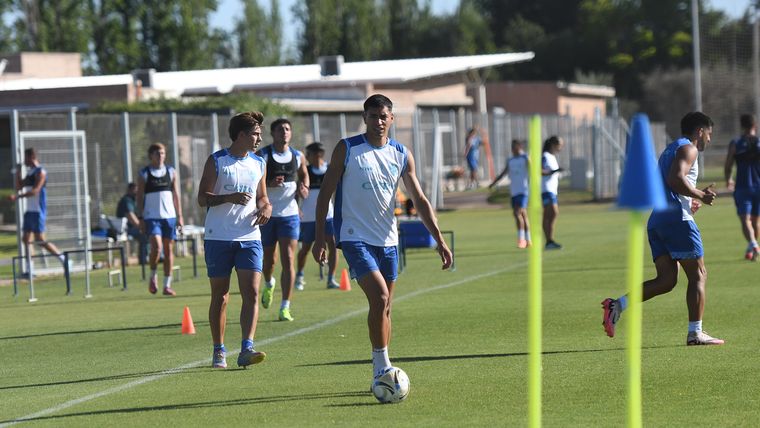 El Tomba se prepara para el debut en la Primera Nacional. El Tomba se prepara para el debut en la Primera Nacional.