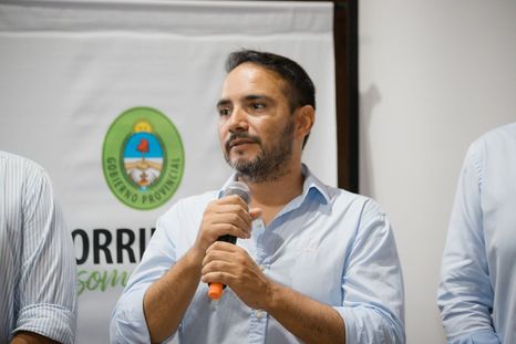 El gobernador de Corrientes, Juan Pablo Valdés.