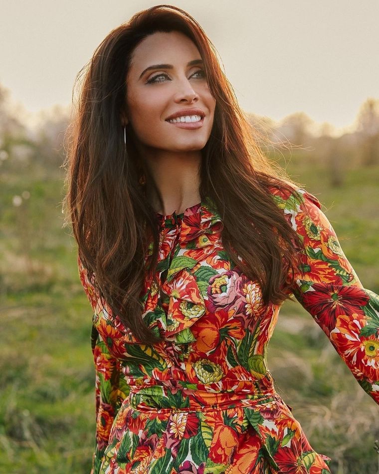 Pilar Rubio nos enseña a combinar los tapados más típicos con los looks más modernos Foto: Woman