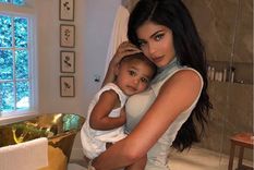 Kylie Jenner y Stormi Foto: Archivo