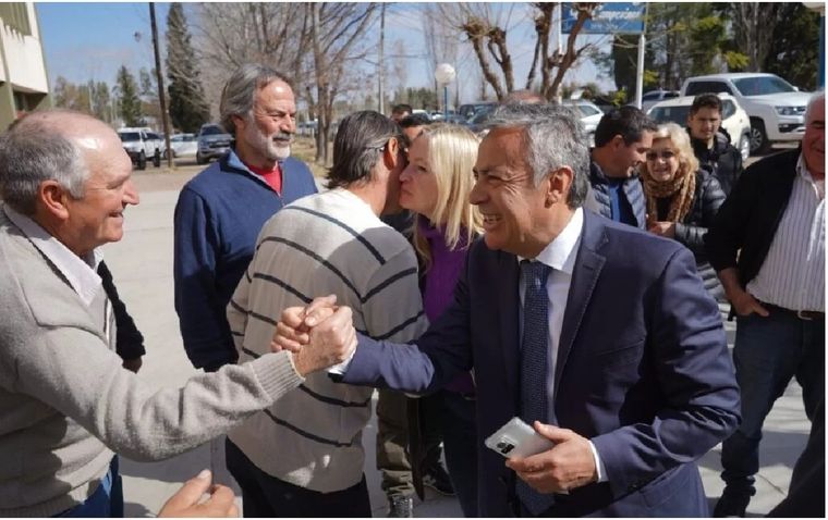 El candidato a gobernador de Cambia Mendoza participó de un encuentro con productores en San Rafael. Foto: Prensa Cambia Mendoza