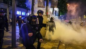 Gases lacrimógenos y corridas en medio de los festejos por la victoria del PSG. Gases lacrimógenos y corridas en medio de los festejos por la victoria del PSG.