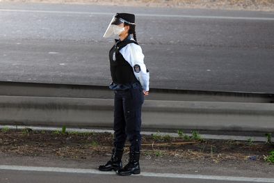 MDZol | Policía Durante la cuarentena, algunos uniformados hicieron turnos de 24 hs. Foto: ALF PONCE / MDZ