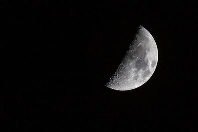 MDZol | La luna será la protagonistas de algunos de los fenómenos astronómicos que se darán a fin de mes. Foto: Freepik