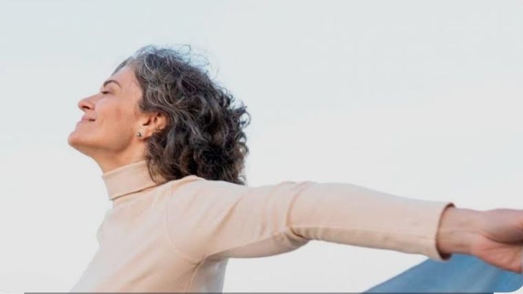Durante décadas, las mujeres fueron educadas para sostener, cuidar, responder y postergarse. Durante décadas, las mujeres fueron educadas para sostener, cuidar, responder y postergarse.