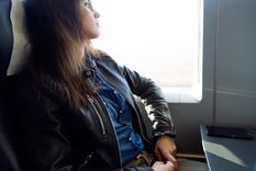 Estar bien preparado para abordar un vuelo y poder dormir sin problemas es un alivio y te contamos cómo lograrlo Foto: Freepik