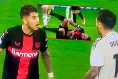 Paredes le lanzó una patada de atrás a Palacios y el ex River pidió inmediatamente amarilla. Luego tuvo un cara a cara con el ex Boca. Foto: captura ESPN