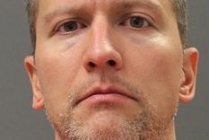 Derek Chauvin enfrentará cargos de asesinato en segundo grado. Foto: REUTERS