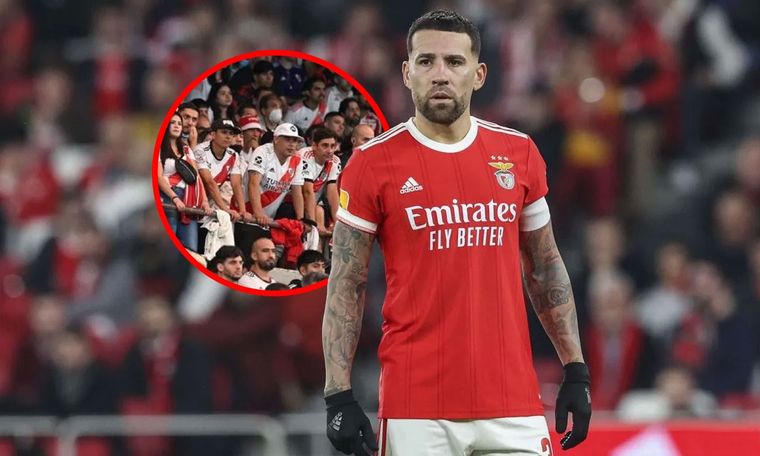 Los hinchas de River manifestaron su enojo con Otamendi.