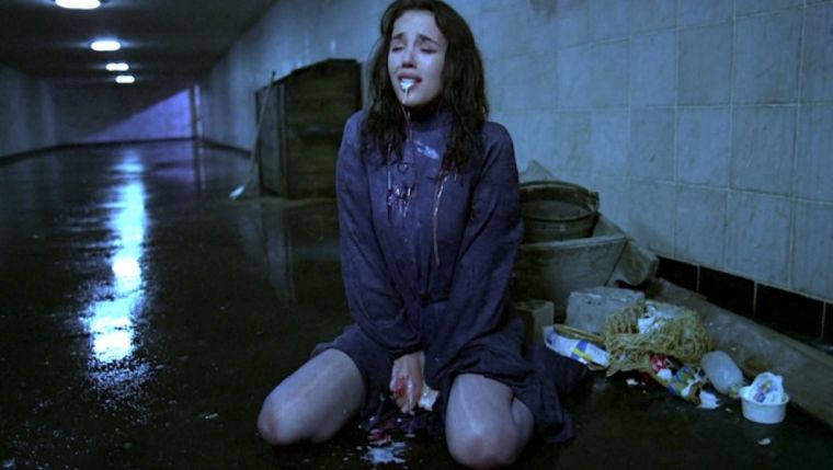 Un film de culto, referencia ineludible para los amantes del cine experimental y del terror psicológico. Un film de culto, referencia ineludible para los amantes del cine experimental y del terror psicológico.