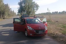 Los trabajos policiales en la escena tras la persecución en Las Heras. Los trabajos policiales en la escena tras la persecución en Las Heras.