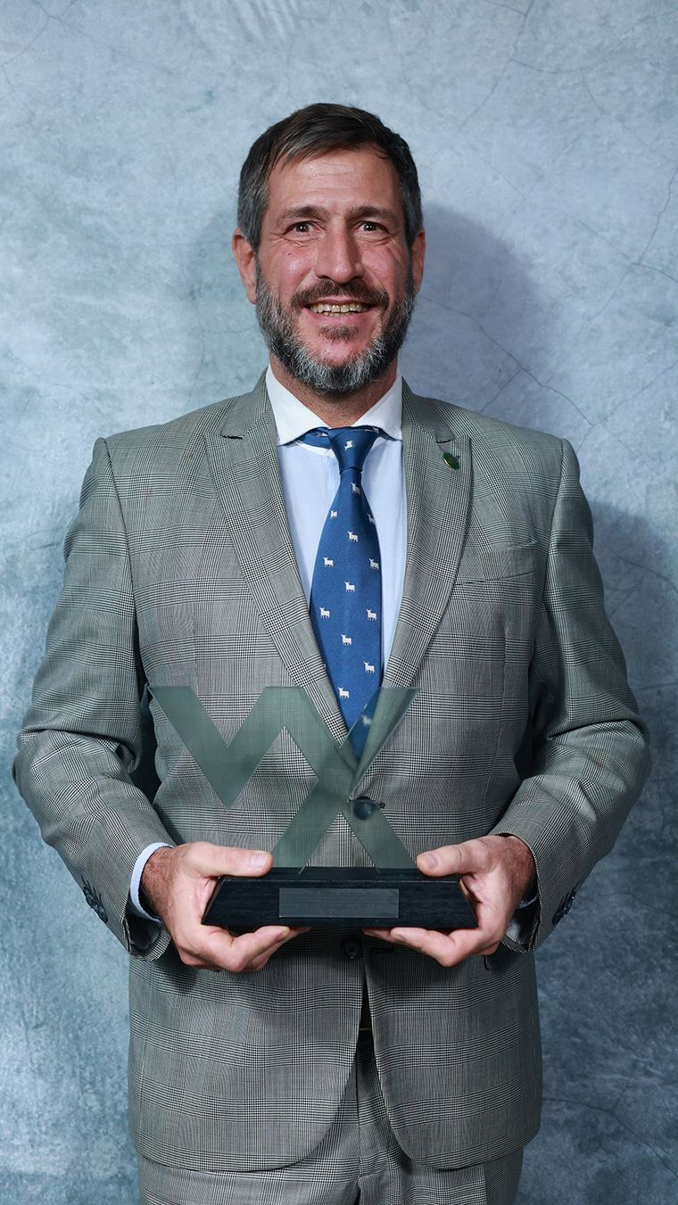 Pablo Naumann también recogió el premio a Mejor Vino Blanco - Catena Zapata White Stones 2022 - Catena Zapata Pablo Naumann también recogió el premio a Mejor Vino Blanco - Catena Zapata White Stones 2022 - Catena Zapata