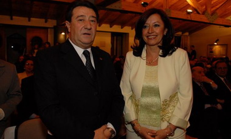 El actual presidente de la entidad, Miguel Navarro junto a Silvia Lemos, ex presidenta y colaboradora del Consejo. Foto: Nacho Gaffuri / MDZ