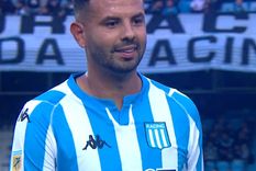 La sonrisa irónica de Cardona cuando escuchó la silbatina. Foto: Captura