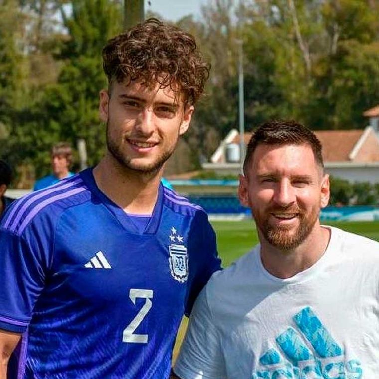 Di Césare junto a Messi en Ezeiza