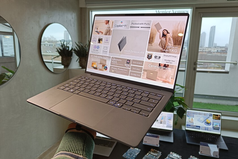 ASUS Zenbook A14. ASUS Zenbook A14.