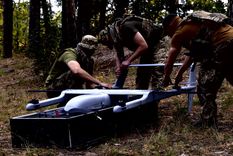 Ucrania y Rusia no dejan de llevar adelante fuertes ataques con drones en líneas enemigas. Foto Efe