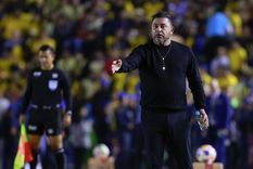 El Turco Mohamed, de 55 años, dirigió este jueves a Toluca en la final de ida frente a América: fue empate 0-0 como visitante. Se define el domingo. Foto: EFE