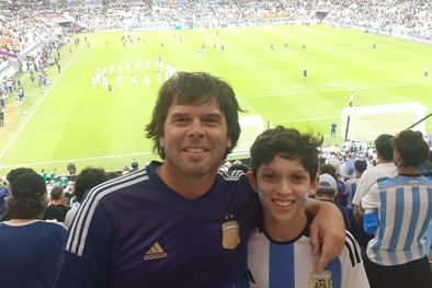 MDZol | Felipe y su hijo en el estadio, listos para ver a la Selección argentina
