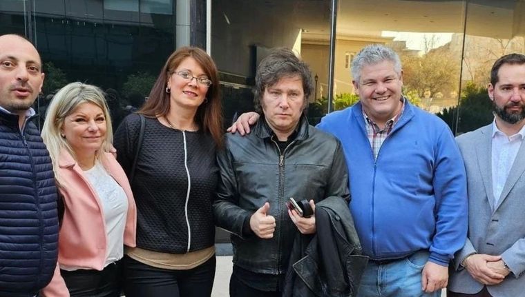Javier Milei junto al equipo de Rodolfo Bianchi en Mendoza Foto: Instagram @ingrodolfobianchi