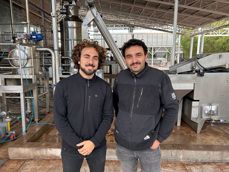 Tomás Karagozian y Valentino Romano, dos de los creadores de La Fábrica Podcast y referentes jóvenes de la industria argentina.&nbsp;