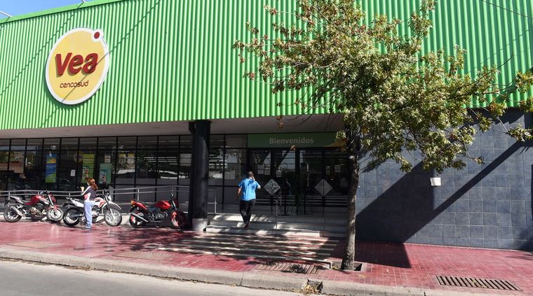 Los martes, el supermercado Vea ofrece un jugoso descuento para jubilados y mayores de 60 años. Los martes, el supermercado Vea ofrece un jugoso descuento para jubilados y mayores de 60 años.