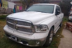 Los detenidos ofrecían vehículos en internet